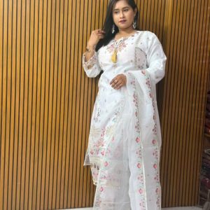 ✨ যেকোনো অনুষ্ঠান বা স্পেশাল দিনে সবার মাঝে আলাদা হতে বেছে নিন অল-হোয়াইট এমব্রয়ডারি কালেকশন!